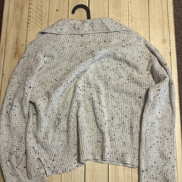 William Rast collared speckled cream sweater size medium. - Picture 6 of 6